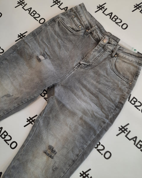 Jeans grigio delavè strappetti