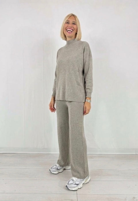 Completo Elodie Tortora