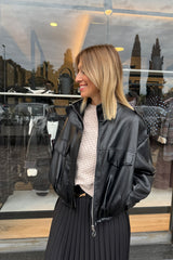 Bomber Brenda Nero