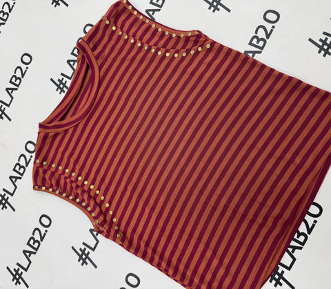 Camiseta Mina burdeos y camel