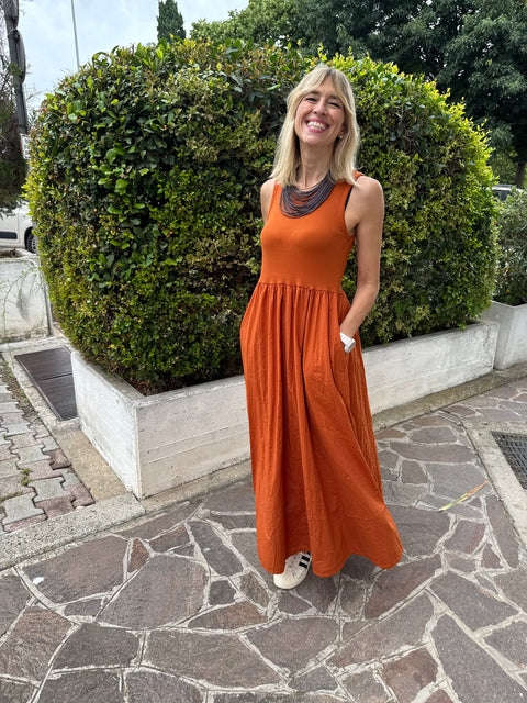 Outfit Angela Ruggine