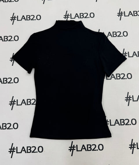 Básico cuello negro