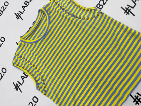 Camiseta Mina amarillo y celeste