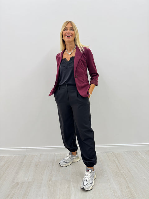 Outfit Ambra Bordeaux