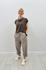 T-shirt Kia Marrone