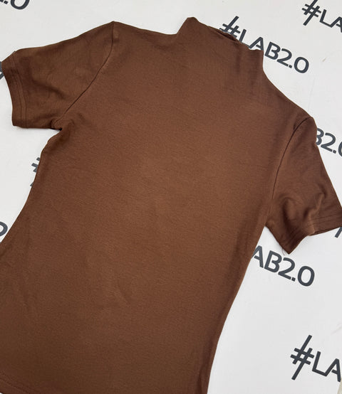 Basique col marron