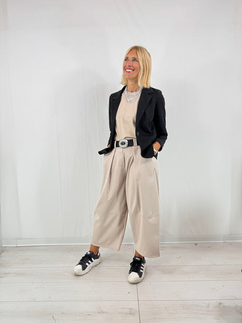 Outfit Anita Beige